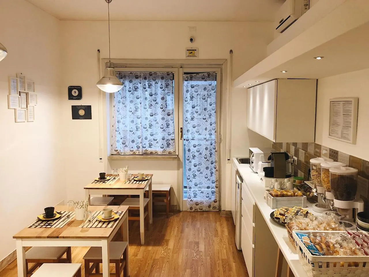 Mirabilia Urbis Roma Bed & Breakfast 0*, Rome Italy